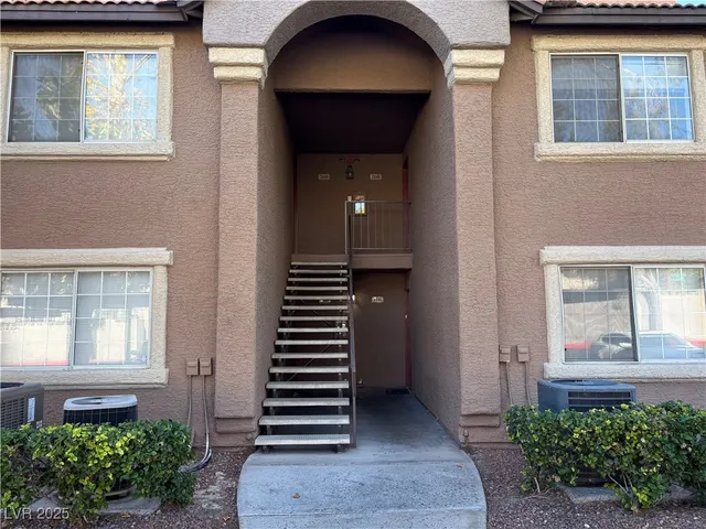 $1,145 | 2750 South Durango Drive, Unit 2148, Las Vegas, NV 89117