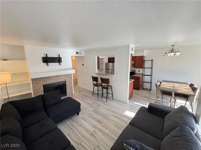 $1,145 | 2750 South Durango Drive, Unit 2148, Las Vegas, NV 89117