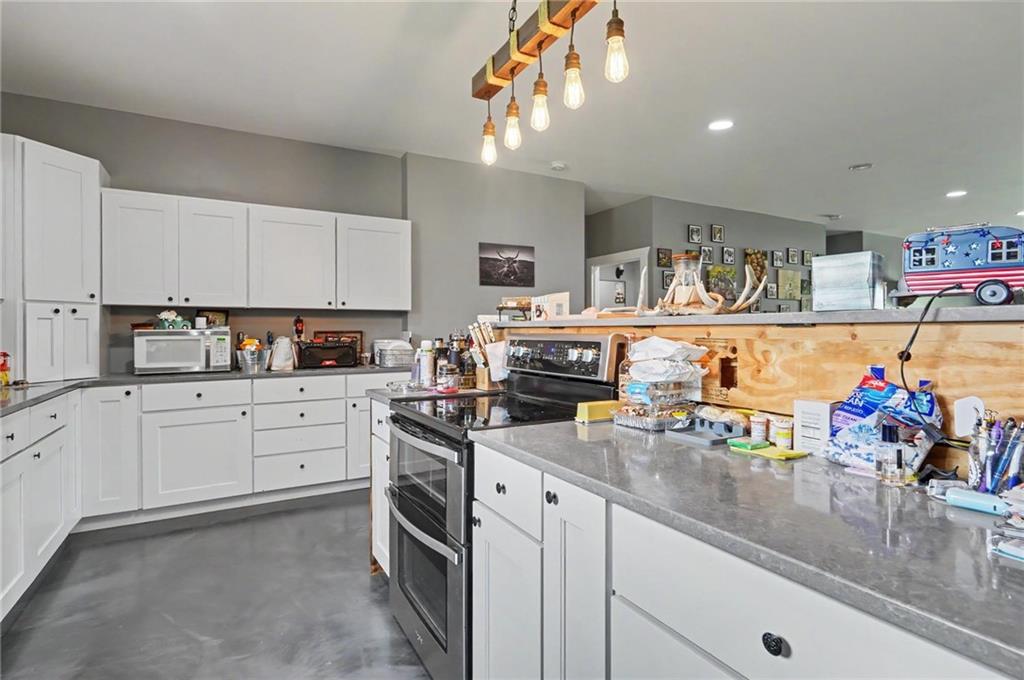 2216 Eisenhower Road Ottawa, KS 66067 - Photo 14 of 54
