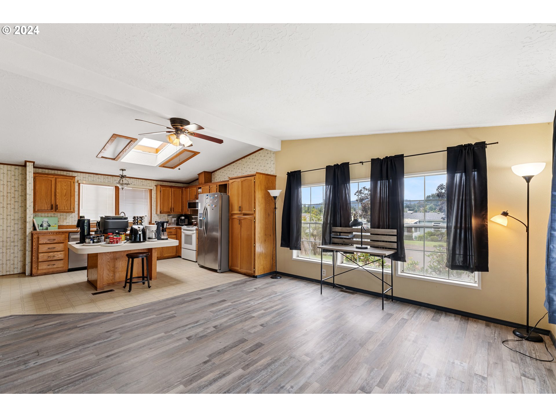 1083 South 59th Street Springfield, OR 97478 - Photo 11 of 29 a view of a room with wooden floor