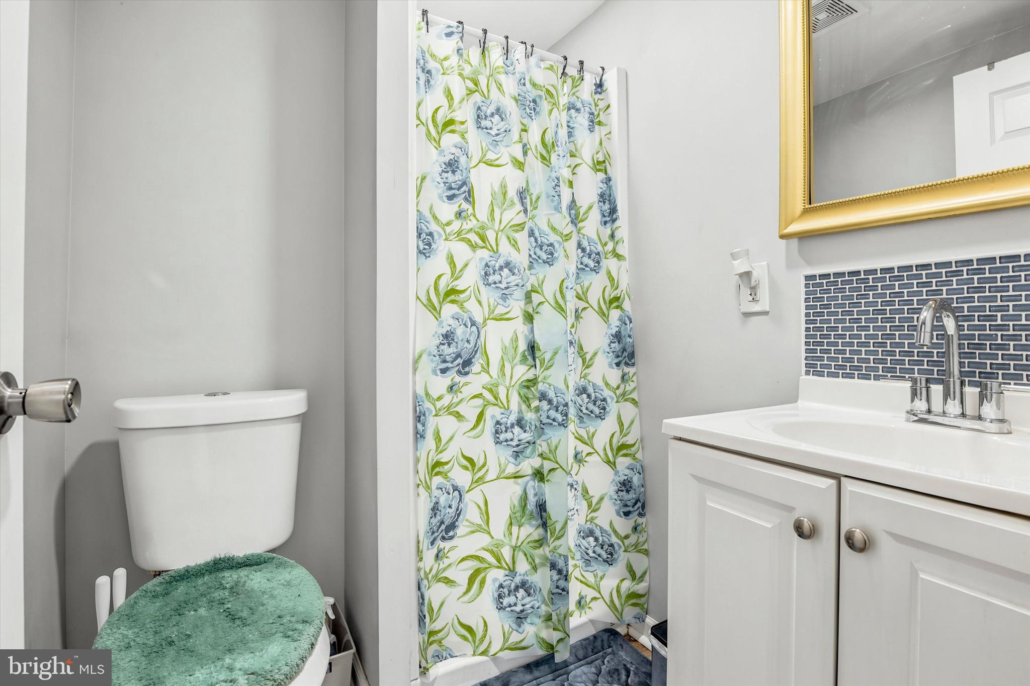 764 Queen Street Pottstown, PA 19464 - Photo 10 of 15 full bath on 2nd floor