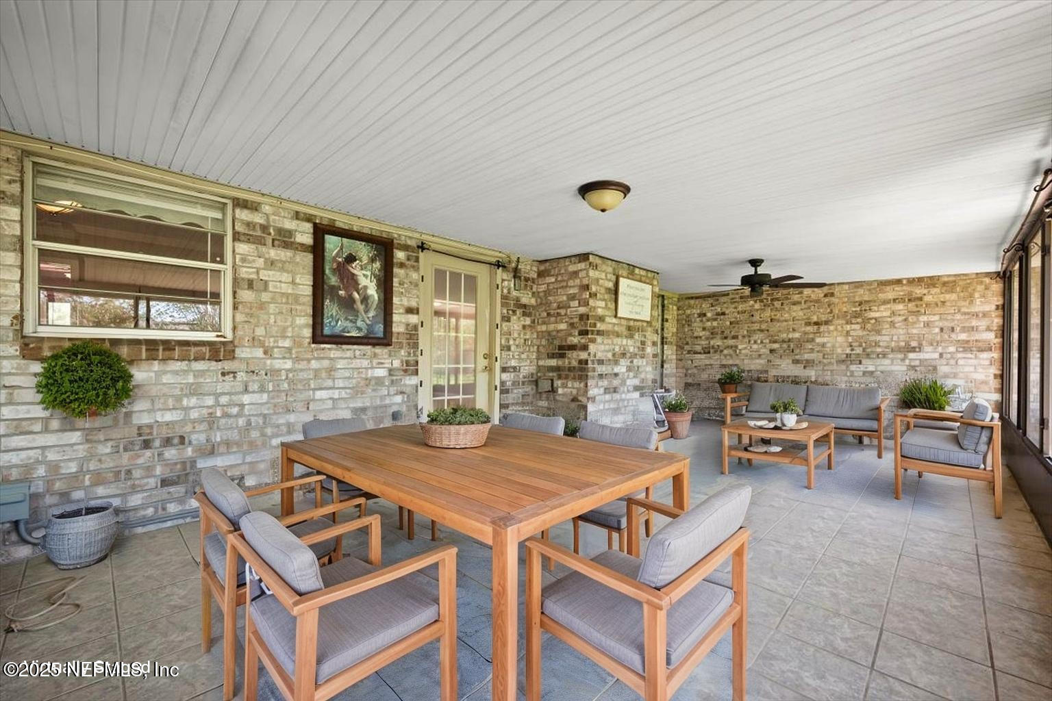 2477 Ridgecrest Avenue Orange Park, FL 32065 - Photo 6 of 28 a view of a livingroom with furniture and window