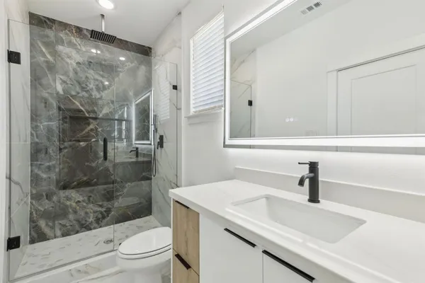 $2,500 | 521 North Denley Drive, Dallas, TX 75203