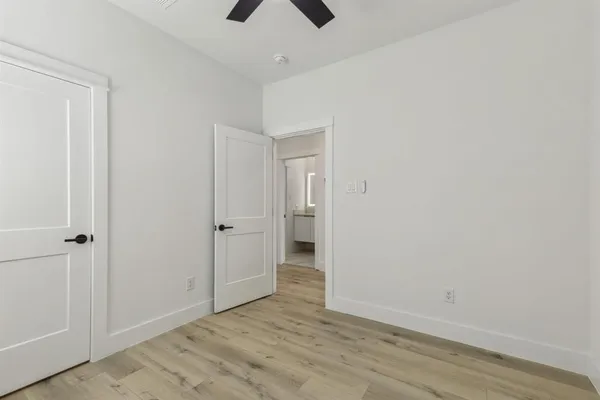 $2,500 | 521 North Denley Drive, Dallas, TX 75203