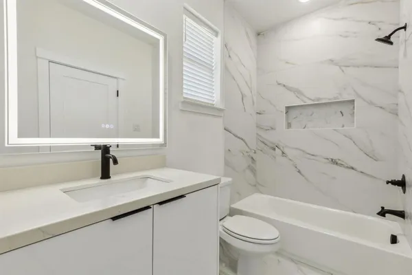 $2,500 | 521 North Denley Drive, Dallas, TX 75203