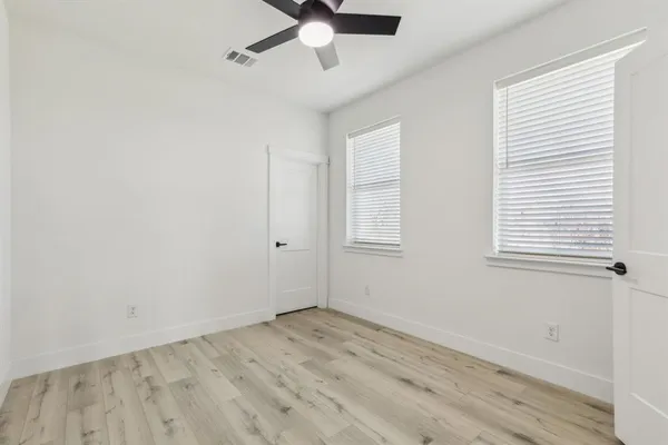 $2,500 | 521 North Denley Drive, Dallas, TX 75203