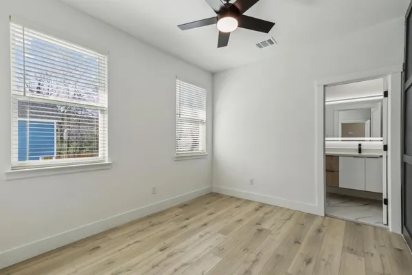 $2,500 | 521 North Denley Drive, Dallas, TX 75203