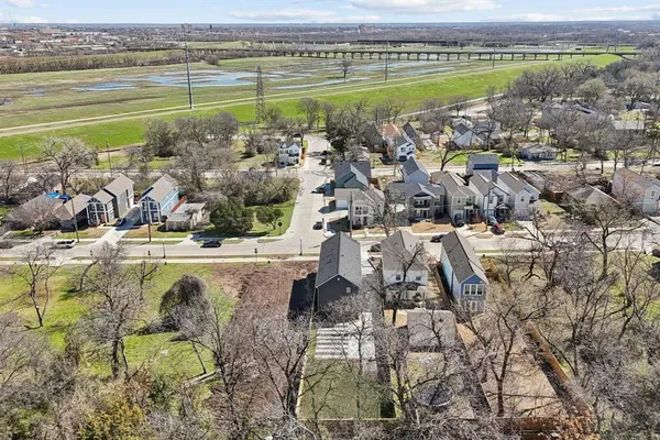 $2,500 | 521 North Denley Drive, Dallas, TX 75203