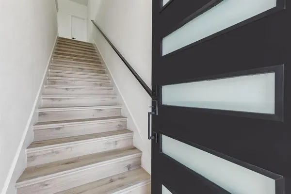 $2,500 | 521 North Denley Drive, Dallas, TX 75203