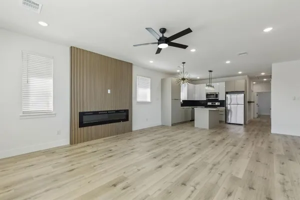 $2,500 | 521 North Denley Drive, Dallas, TX 75203