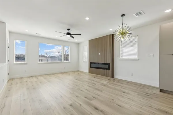 $2,500 | 521 North Denley Drive, Dallas, TX 75203