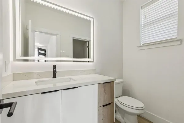 $2,500 | 521 North Denley Drive, Dallas, TX 75203