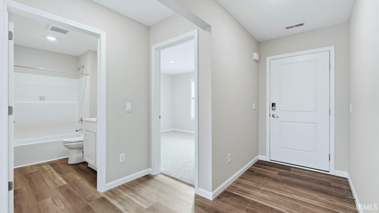1010 Butler Lake Fort Wayne, IN 46818 - Photo 19 of 33