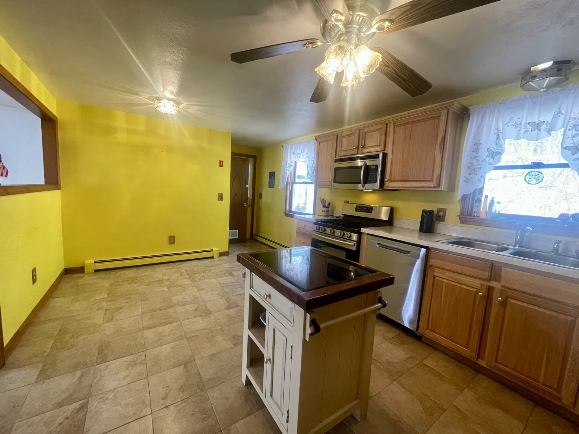 45 Windham Depot Road Derry, NH 03038 - Photo 10 of 24