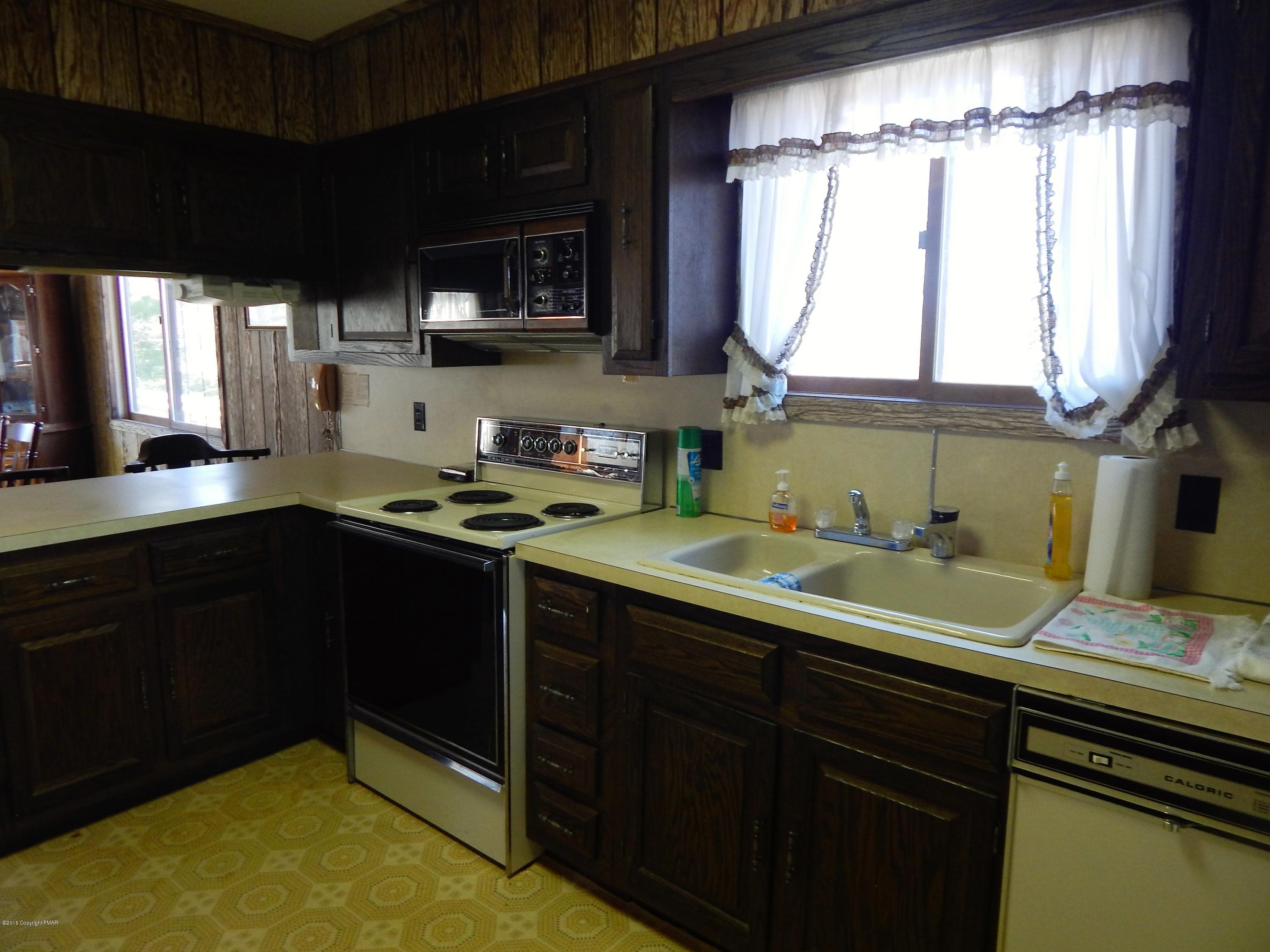 1104 Hampstead Road Bushkill, PA 18324 - Photo 10 of 16 DSCN2639