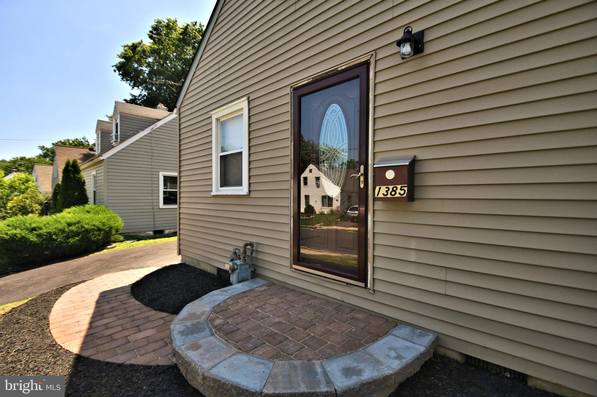 1385 Rothley Avenue Abington, PA 19001 - Photo 5 of 55 Beautiful Entry