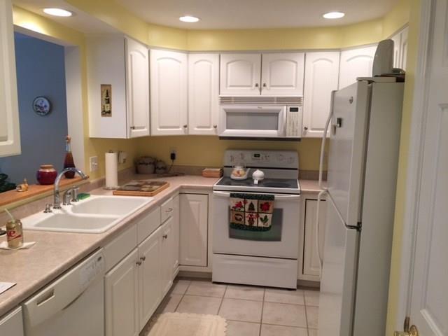 60 Shadagee Road, Unit 34 Saco, ME 04072 - Photo 11 of 30 kitchen