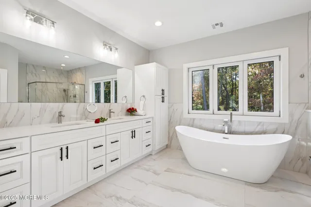 $1,549,900 | 4 Haystack Court, Sicklerville, NJ 08081