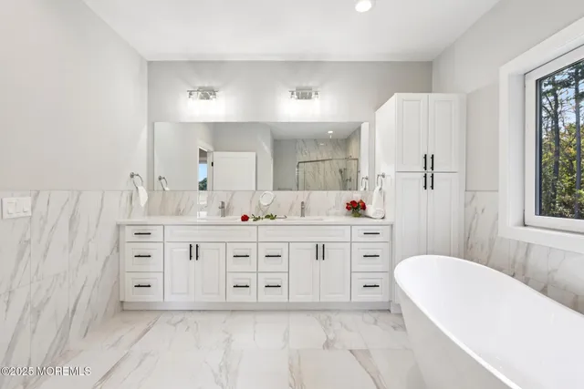 $1,549,900 | 4 Haystack Court, Sicklerville, NJ 08081