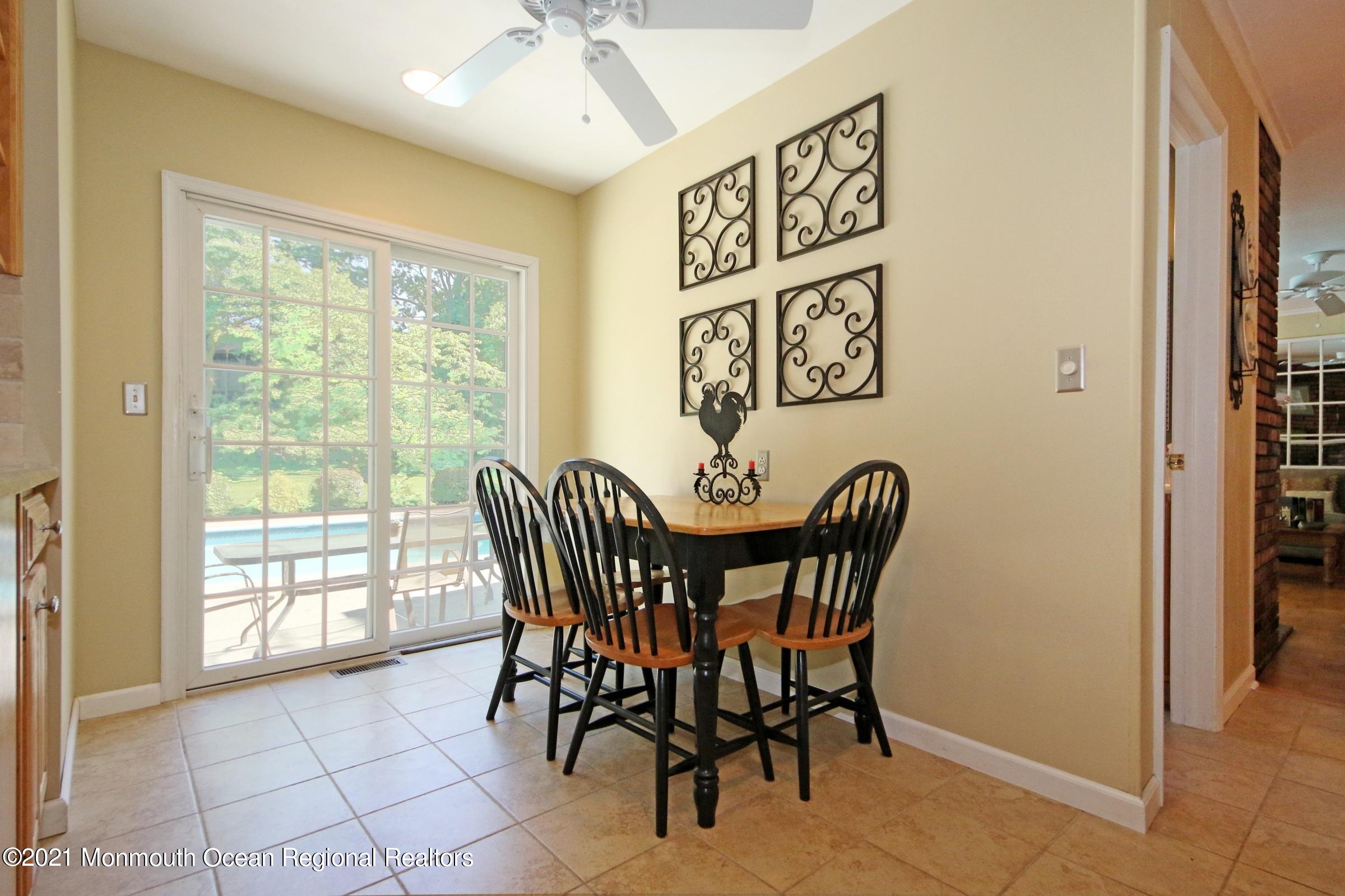 67 Chestnut Ridge Road Holmdel, NJ 07733 - Photo 17 of 40 Eat-in-Kitchen