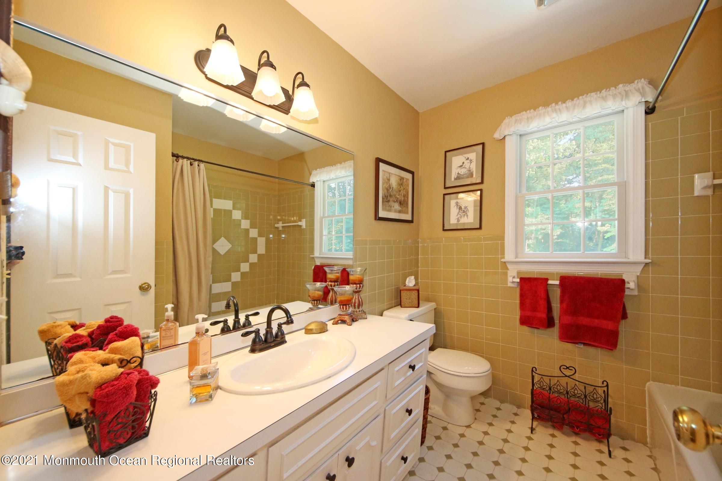 67 Chestnut Ridge Road Holmdel, NJ 07733 - Photo 24 of 40 Main second floor bedroom