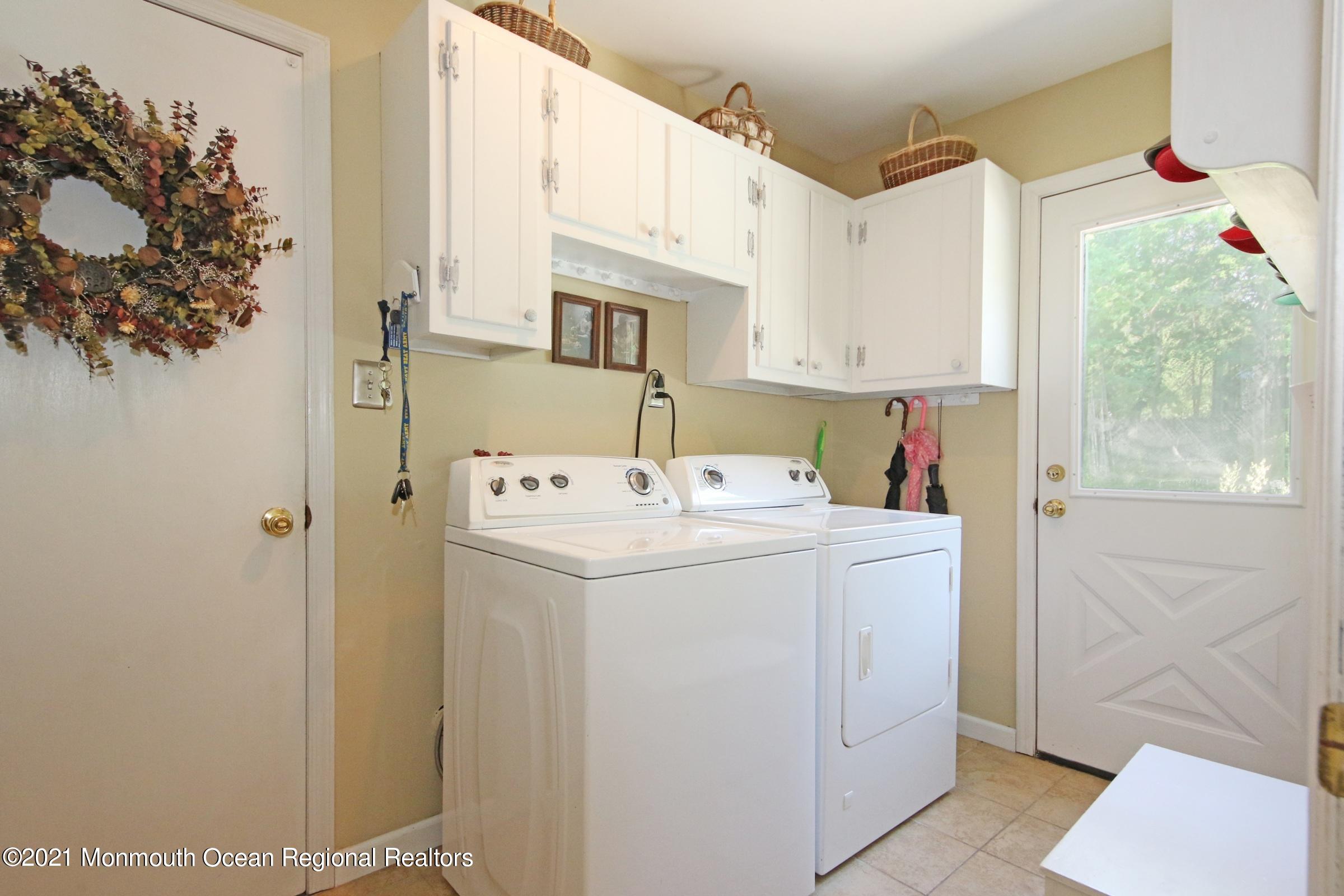 67 Chestnut Ridge Road Holmdel, NJ 07733 - Photo 27 of 40 Laundry Room