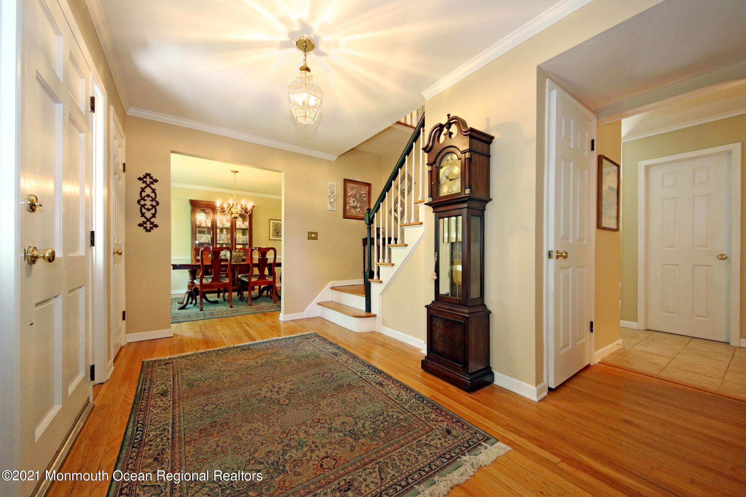 67 Chestnut Ridge Road Holmdel, NJ 07733 - Photo 4 of 40 Hallway