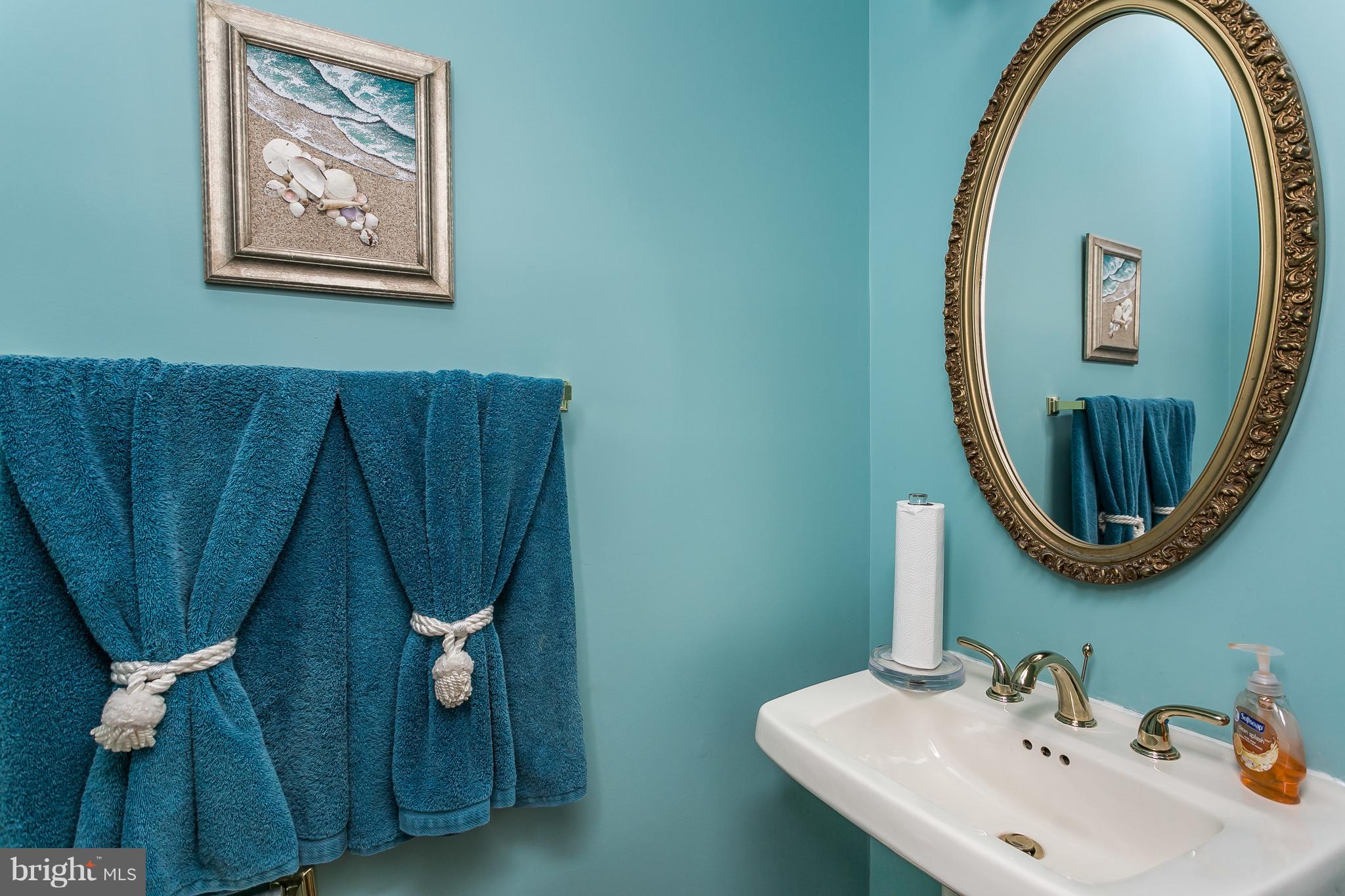 2430 Sunset Farm Road Ellicott City, MD 21042 - Photo 23 of 47 Main Level Powder Room