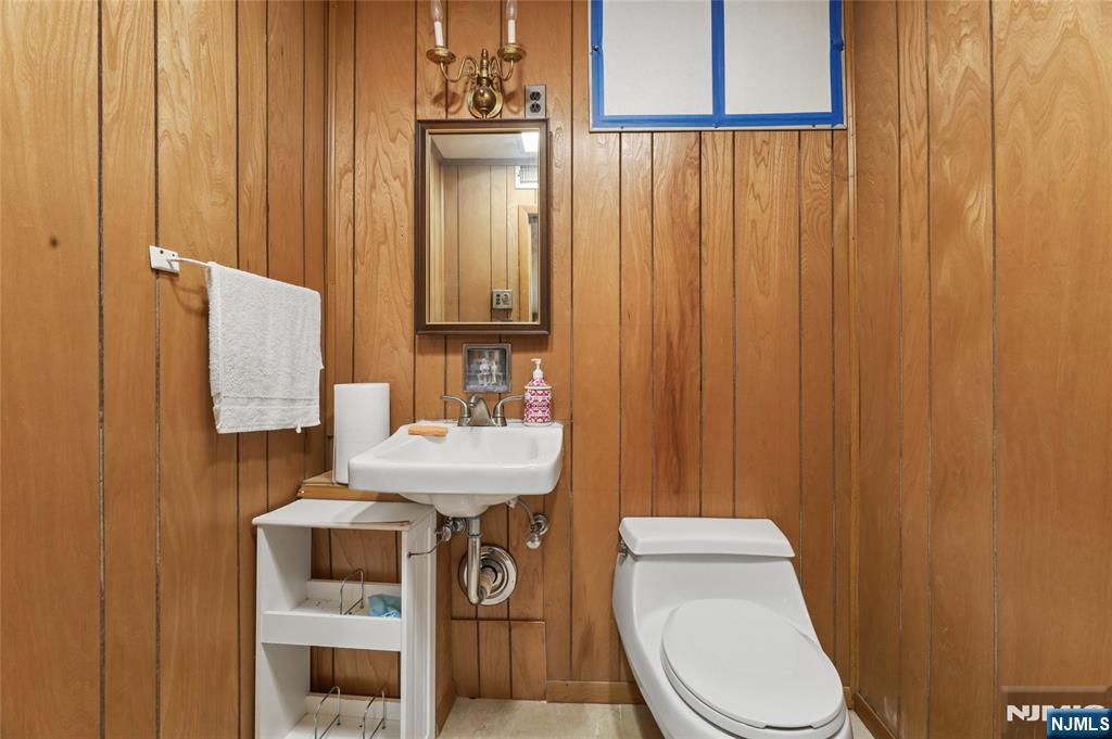 12 Beverly Road Englewood Cliffs, NJ 07632 - Photo 23 of 36