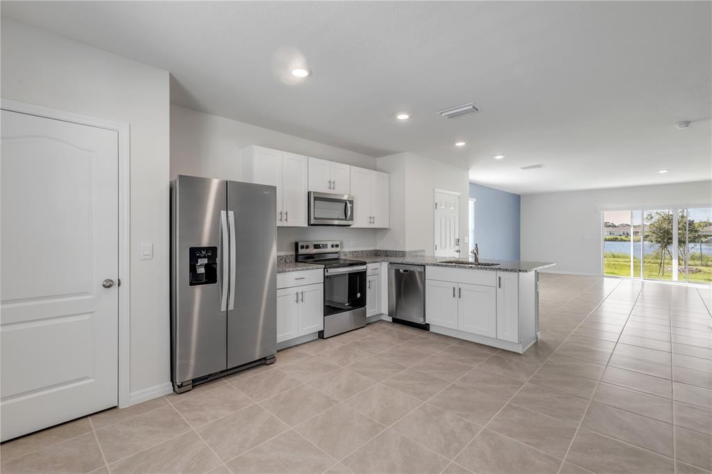 2725 Silver Canoe Drive Edgewater, FL 32141 - Photo 14 of 33