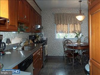 99 Newtown Road Warminster, PA 18974 - Photo 5 of 6 Kitchen