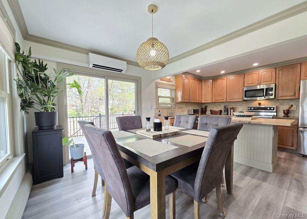 27 Ridgewood Avenue Selden, NY 11784 - Photo 11 of 35