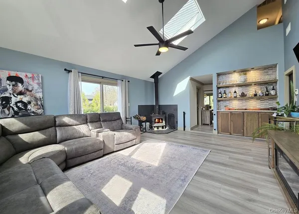 $719,999 | 27 Ridgewood Avenue, Selden, NY 11784