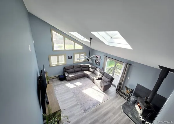 $719,999 | 27 Ridgewood Avenue, Selden, NY 11784