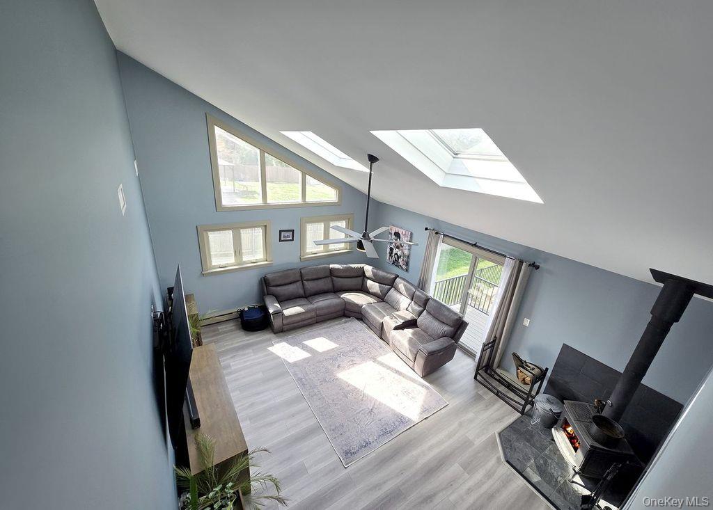 27 Ridgewood Avenue Selden, NY 11784 - Photo 16 of 35