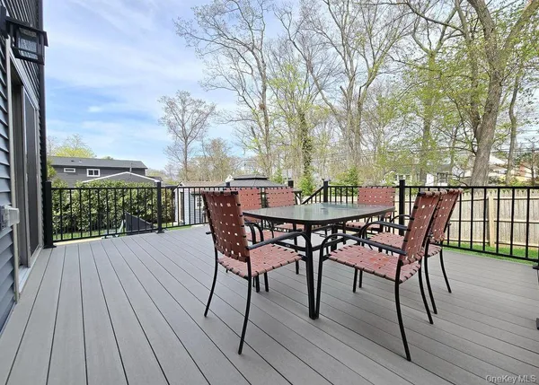 $719,999 | 27 Ridgewood Avenue, Selden, NY 11784