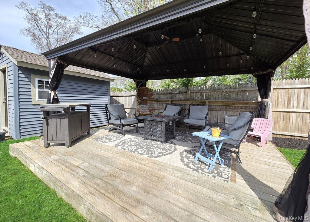 27 Ridgewood Avenue Selden, NY 11784 - Photo 6 of 35