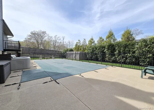 $719,999 | 27 Ridgewood Avenue, Selden, NY 11784
