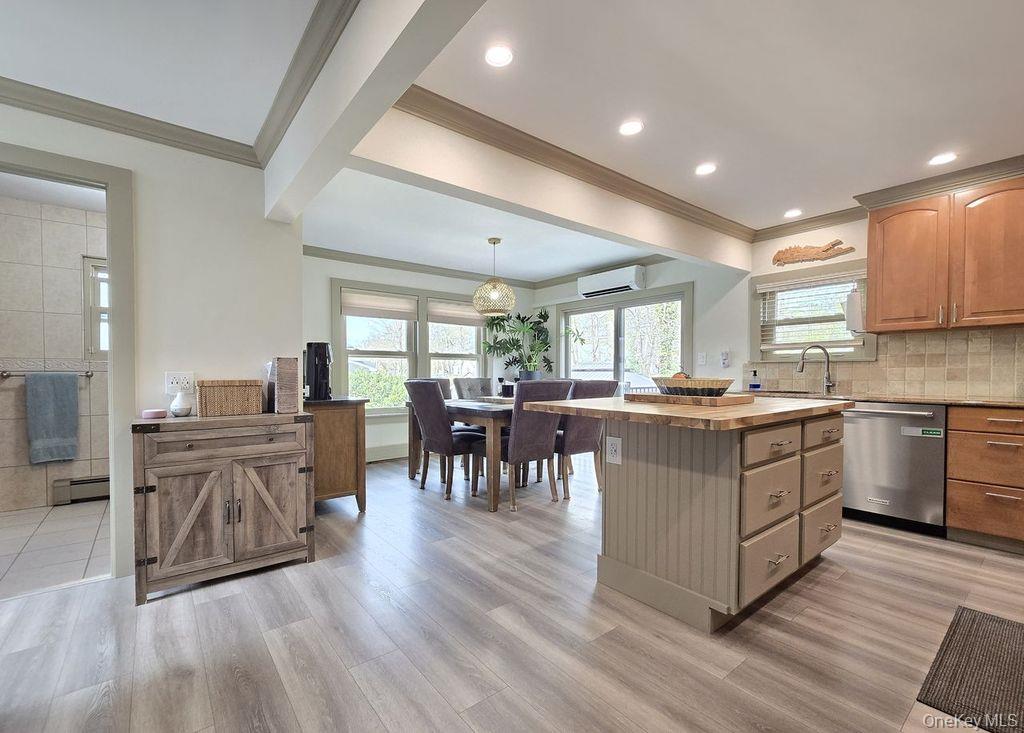 27 Ridgewood Avenue Selden, NY 11784 - Photo 10 of 35