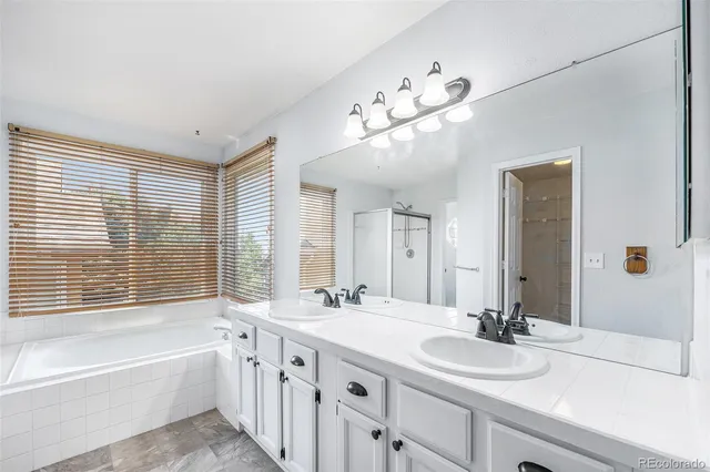 $572,812 | 5492 South Cathay Way, Centennial, CO 80015