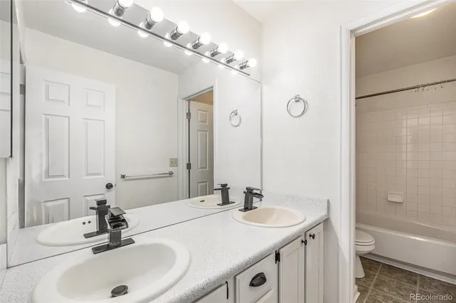 $572,812 | 5492 South Cathay Way, Centennial, CO 80015