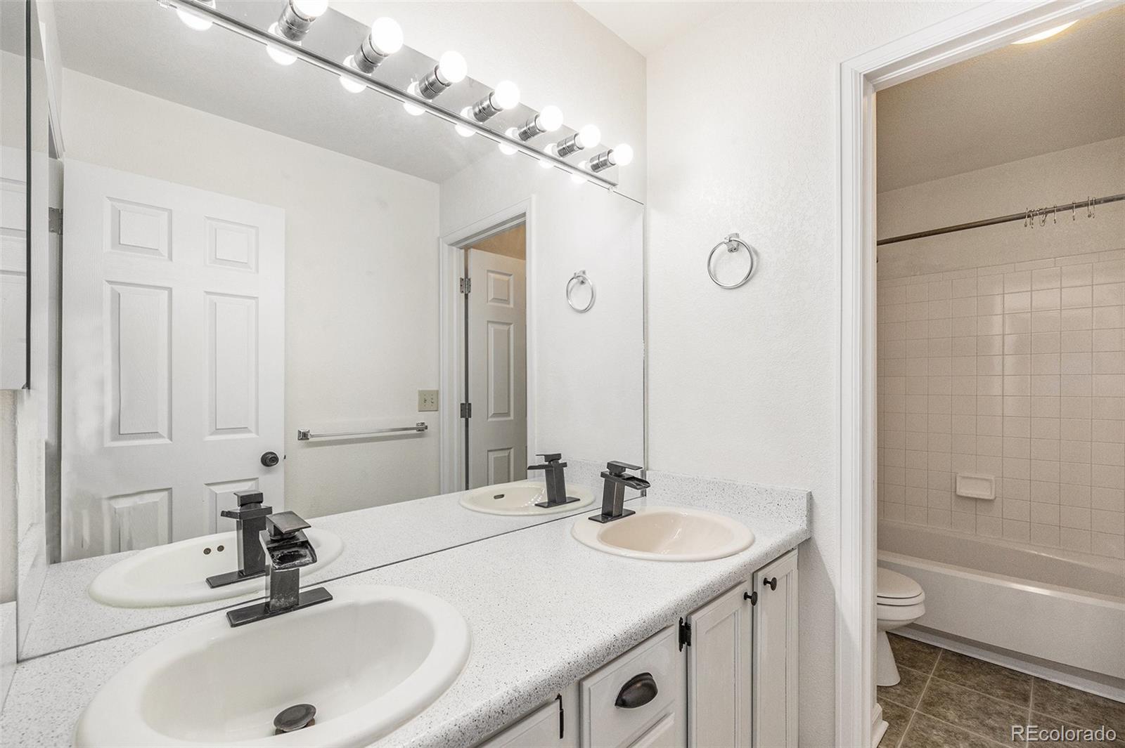 5492 South Cathay Way Centennial, CO 80015 - Photo 16 of 20