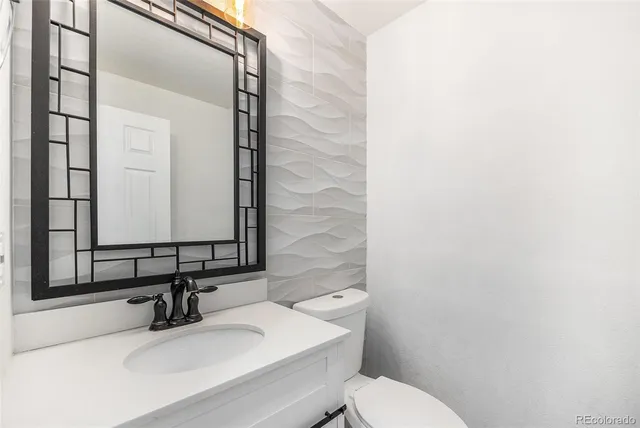 $572,812 | 5492 South Cathay Way, Centennial, CO 80015