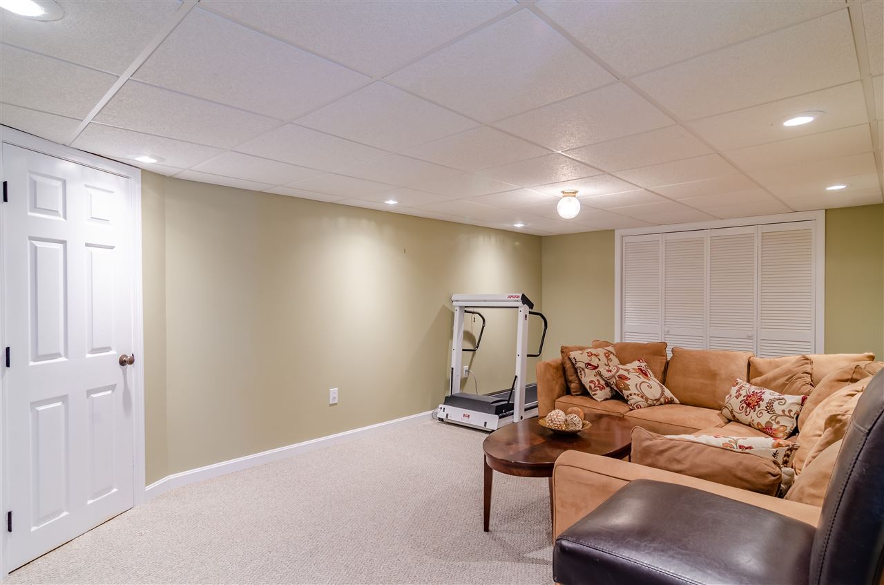 360 Wellington Hill Road Manchester, NH 03104 - Photo 31 of 32 Gallery Image 31