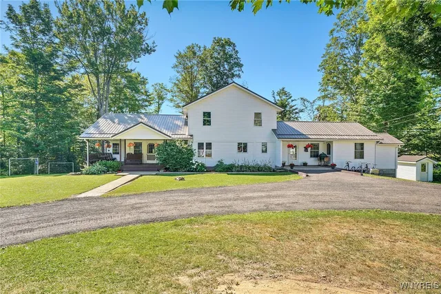 $349,900 | 11692 Highway 19, Hume, NY 14735