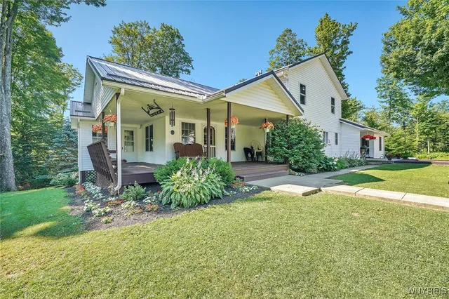 $349,900 | 11692 Highway 19, Hume, NY 14735