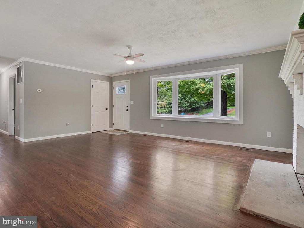 4301 Bartholows Road Mount Airy, MD 21771 - Photo 13 of 32 Gallery Image 13