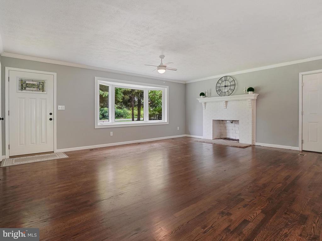 4301 Bartholows Road Mount Airy, MD 21771 - Photo 14 of 32 Gallery Image 14