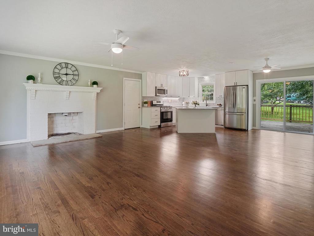 4301 Bartholows Road Mount Airy, MD 21771 - Photo 4 of 32 Gallery Image 4
