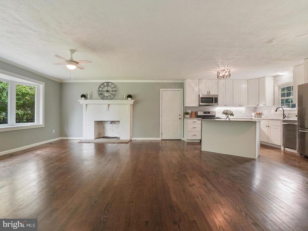 4301 Bartholows Road Mount Airy, MD 21771 - Photo 6 of 32 Gallery Image 6